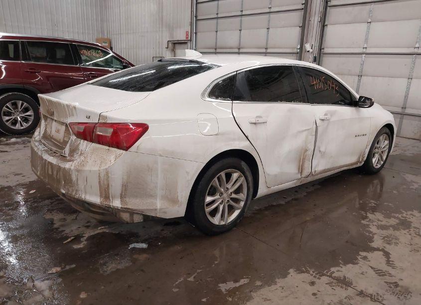 Photo 4 of 2017 Chevrolet Malibu 1LT (VIN 1G1ZE5ST1HF121487)