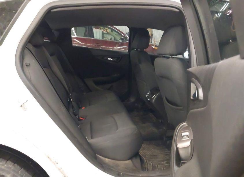 Photo 8 of 2017 Chevrolet Malibu 1LT (VIN 1G1ZE5ST1HF121487)