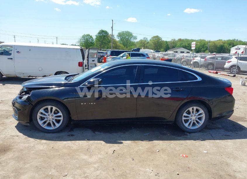 Photo 14 of 2017 Chevrolet Malibu 1LT (VIN 1G1ZE5ST1HF129170)