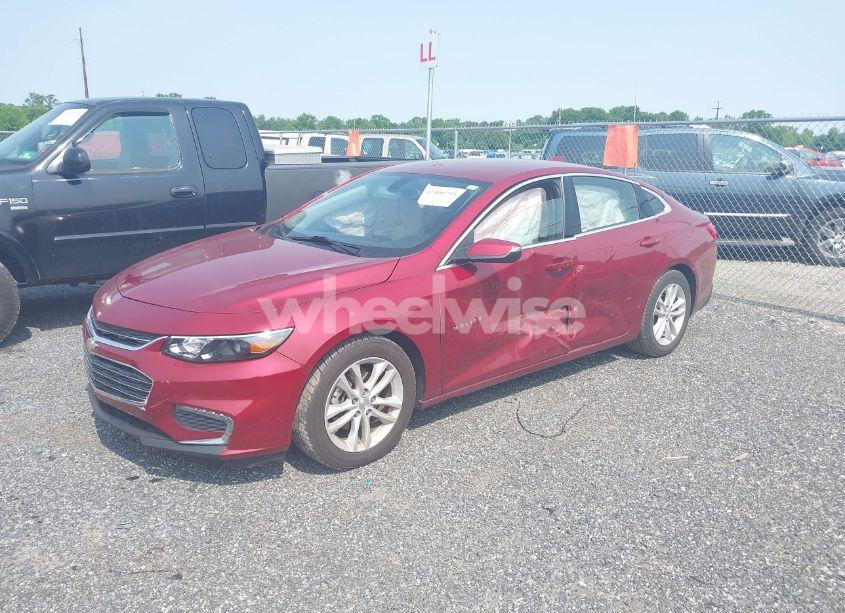 Photo 2 of 2017 Chevrolet Malibu 1LT (VIN 1G1ZE5ST1HF132635)