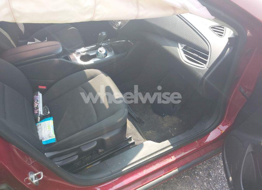 Photo 5 of 2017 Chevrolet Malibu 1LT (VIN 1G1ZE5ST1HF132635)