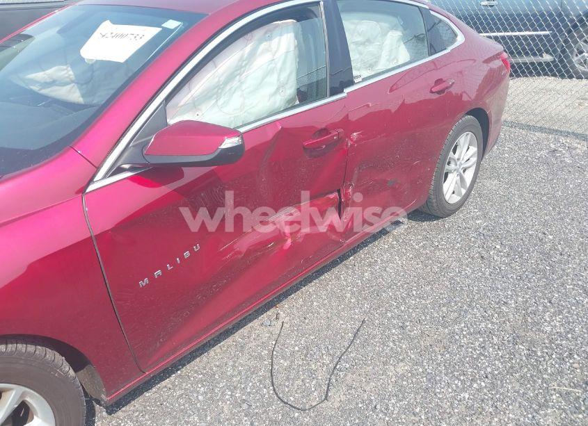 Photo 6 of 2017 Chevrolet Malibu 1LT (VIN 1G1ZE5ST1HF132635)