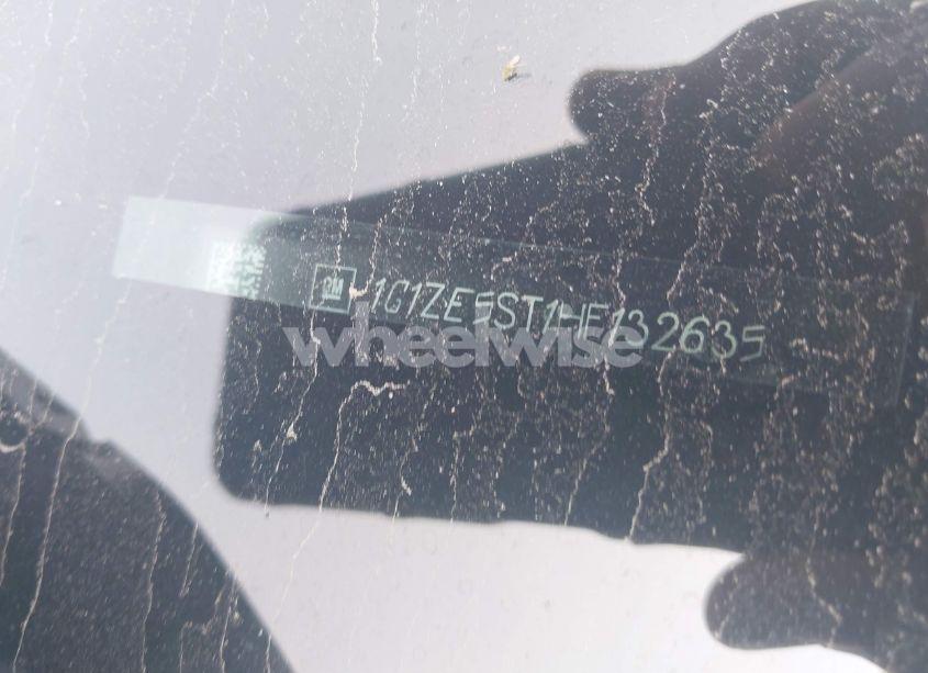 Photo 9 of 2017 Chevrolet Malibu 1LT (VIN 1G1ZE5ST1HF132635)