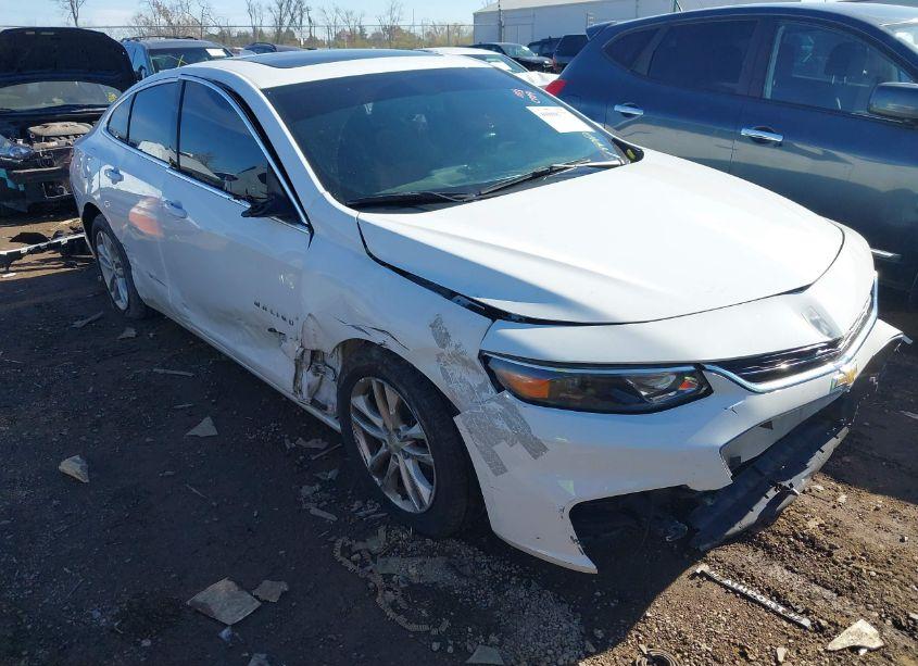 Photo 6 of 2017 Chevrolet Malibu 1LT (VIN 1G1ZE5ST1HF142663)