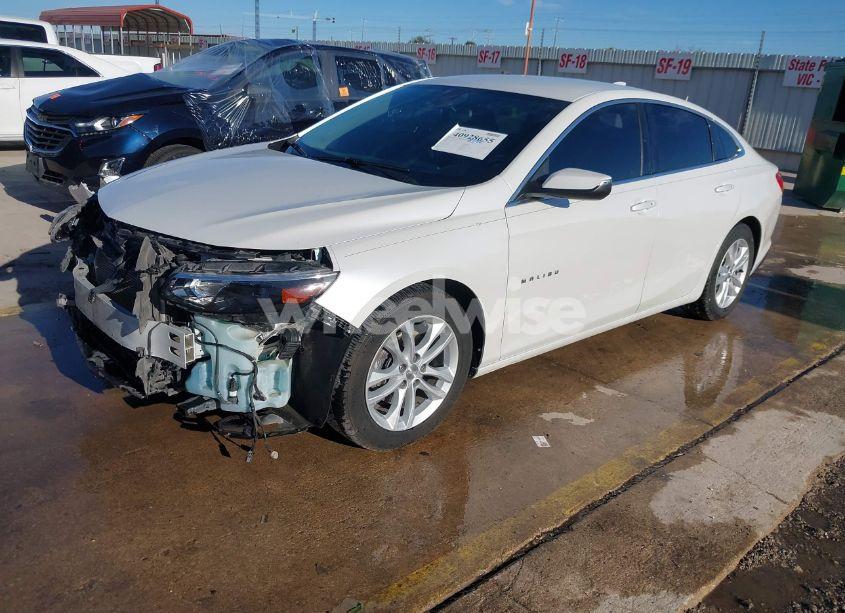 Photo 2 of 2017 Chevrolet Malibu 1LT (VIN 1G1ZE5ST1HF142789)