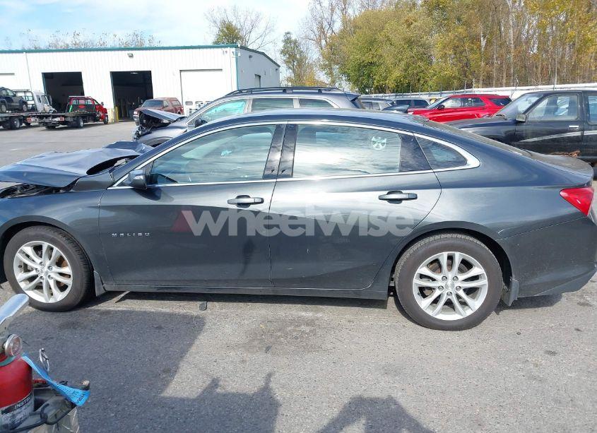 Photo 14 of 2017 Chevrolet Malibu 1LT (VIN 1G1ZE5ST1HF152349)