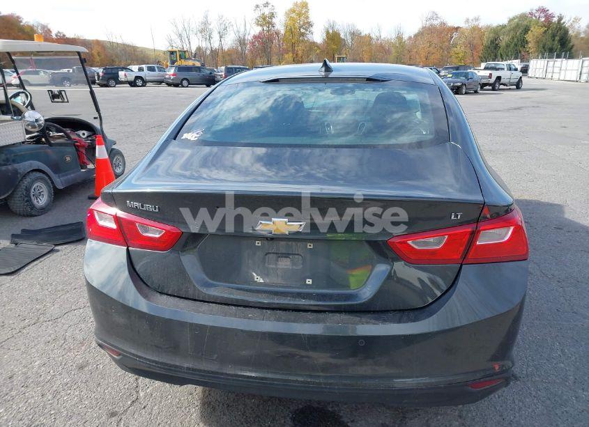 Photo 16 of 2017 Chevrolet Malibu 1LT (VIN 1G1ZE5ST1HF152349)