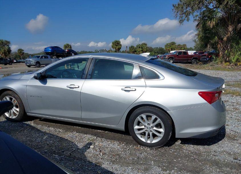 Photo 14 of 2017 Chevrolet Malibu 1LT (VIN 1G1ZE5ST1HF152867)