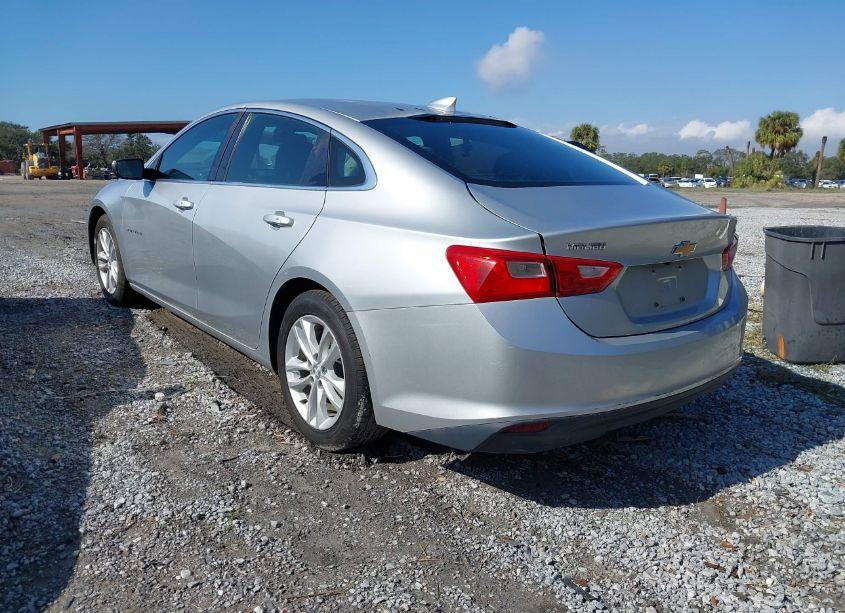 Photo 3 of 2017 Chevrolet Malibu 1LT (VIN 1G1ZE5ST1HF152867)