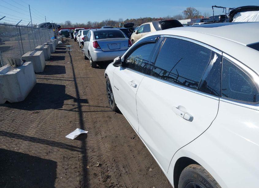 Photo 15 of 2017 Chevrolet Malibu 1LT (VIN 1G1ZE5ST1HF156899)
