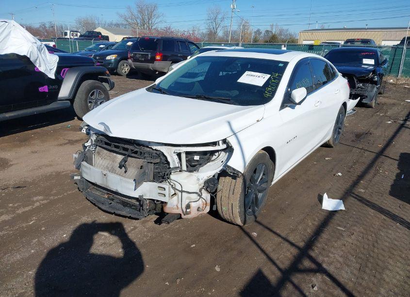 Photo 2 of 2017 Chevrolet Malibu 1LT (VIN 1G1ZE5ST1HF156899)