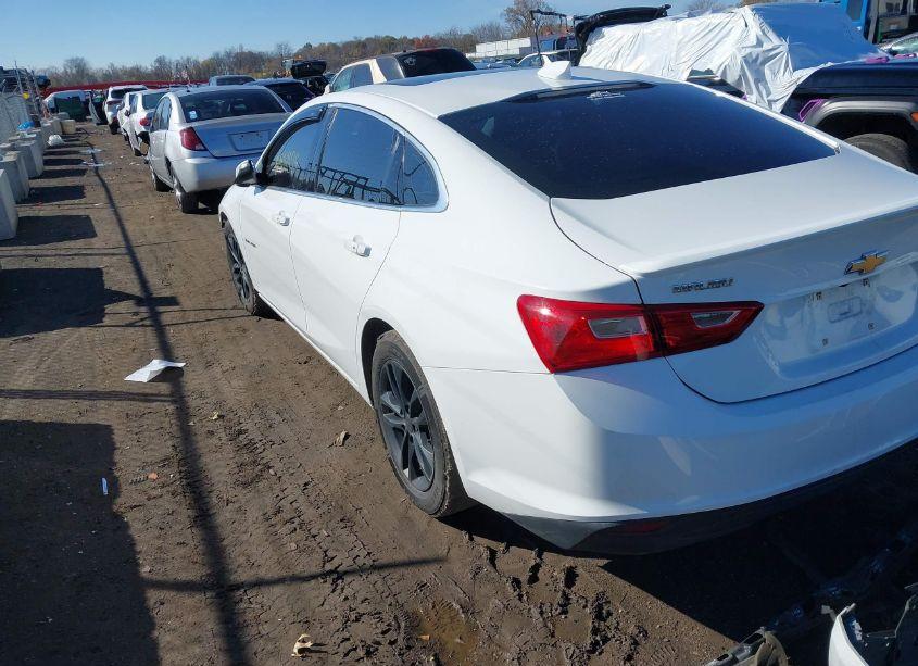 Photo 3 of 2017 Chevrolet Malibu 1LT (VIN 1G1ZE5ST1HF156899)