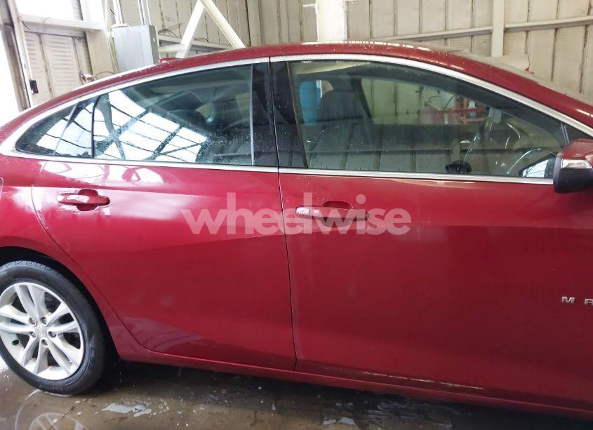 Photo 13 of 2017 Chevrolet Malibu 1LT (VIN 1G1ZE5ST1HF161729)