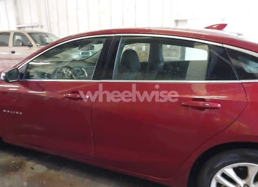 Photo 14 of 2017 Chevrolet Malibu 1LT (VIN 1G1ZE5ST1HF161729)