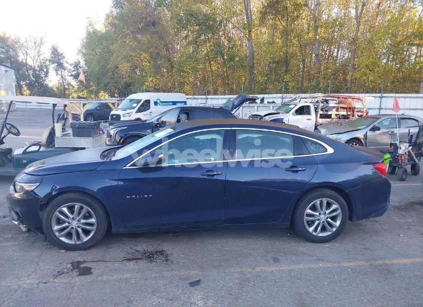 Photo 14 of 2017 Chevrolet Malibu 1LT (VIN 1G1ZE5ST1HF163500)