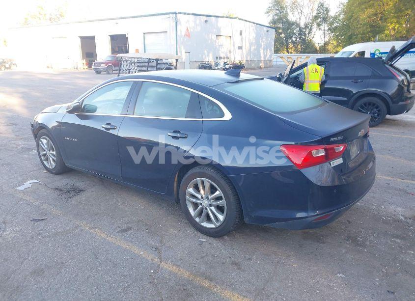 Photo 3 of 2017 Chevrolet Malibu 1LT (VIN 1G1ZE5ST1HF163500)