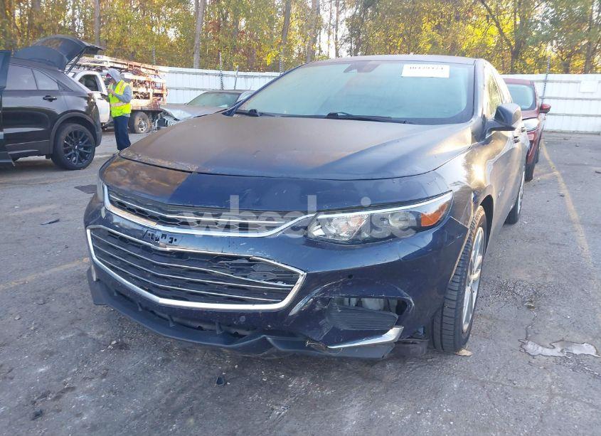 Photo 6 of 2017 Chevrolet Malibu 1LT (VIN 1G1ZE5ST1HF163500)