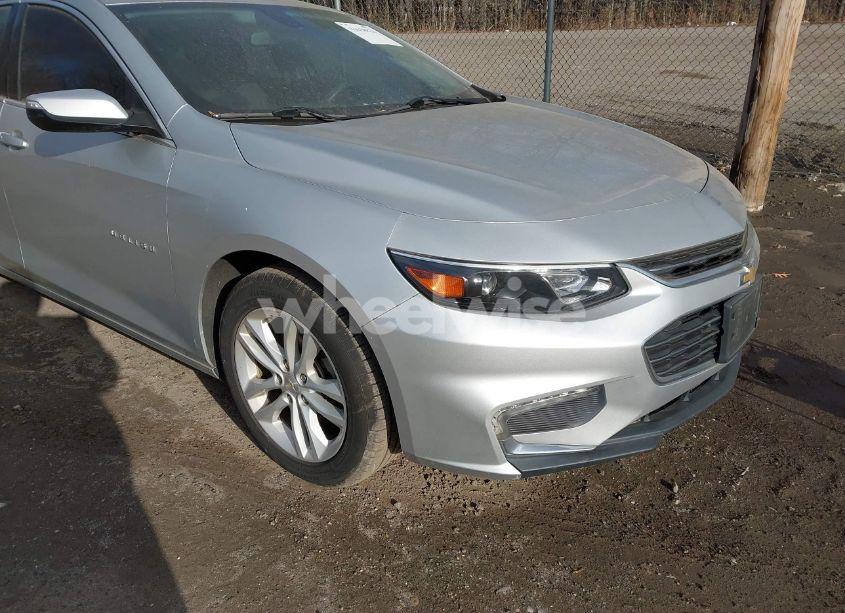 Photo 6 of 2017 Chevrolet Malibu 1LT (VIN 1G1ZE5ST1HF173153)