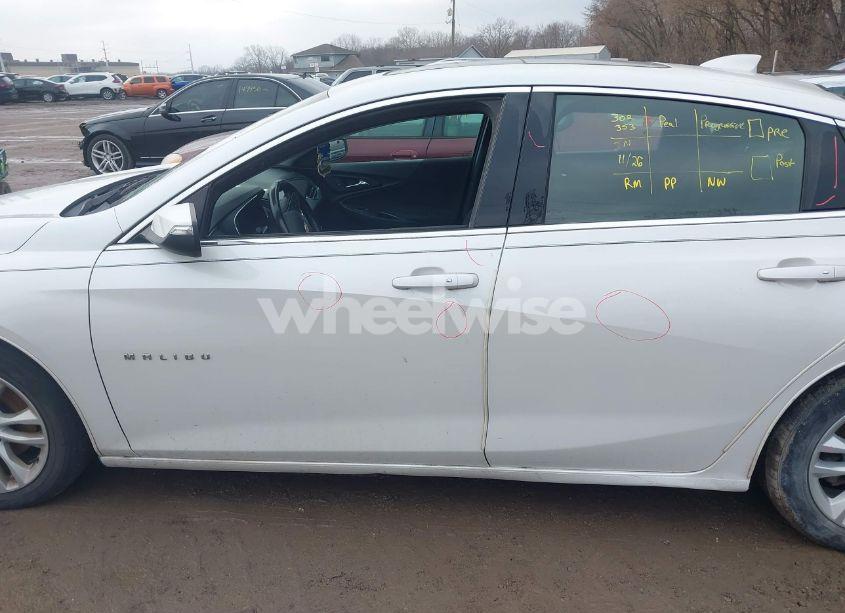 Photo 14 of 2017 Chevrolet Malibu 1LT (VIN 1G1ZE5ST1HF192785)