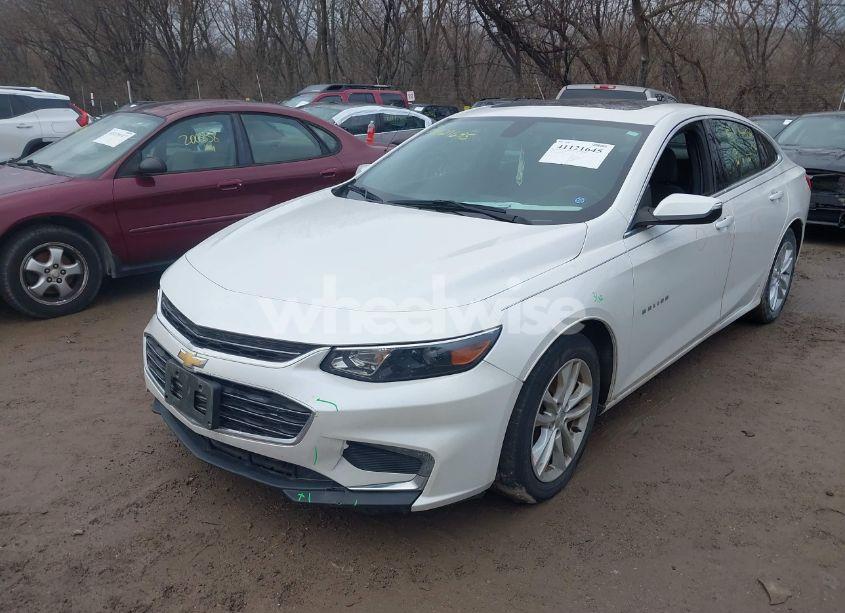 Photo 2 of 2017 Chevrolet Malibu 1LT (VIN 1G1ZE5ST1HF192785)