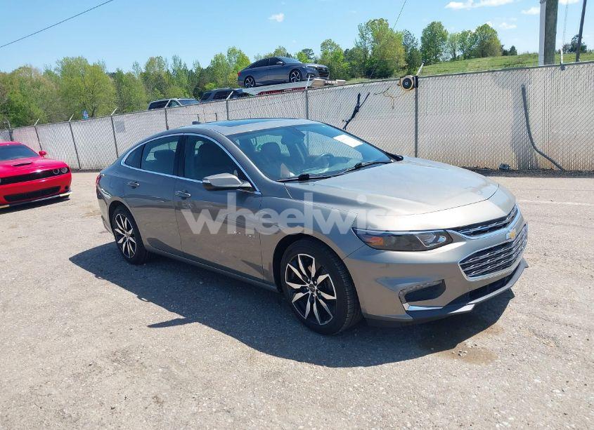 2017 Chevrolet Malibu 1LT (VIN 1G1ZE5ST1HF196271) main photo