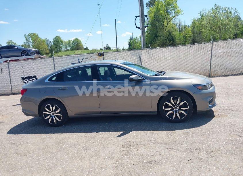 Photo 13 of 2017 Chevrolet Malibu 1LT (VIN 1G1ZE5ST1HF196271)