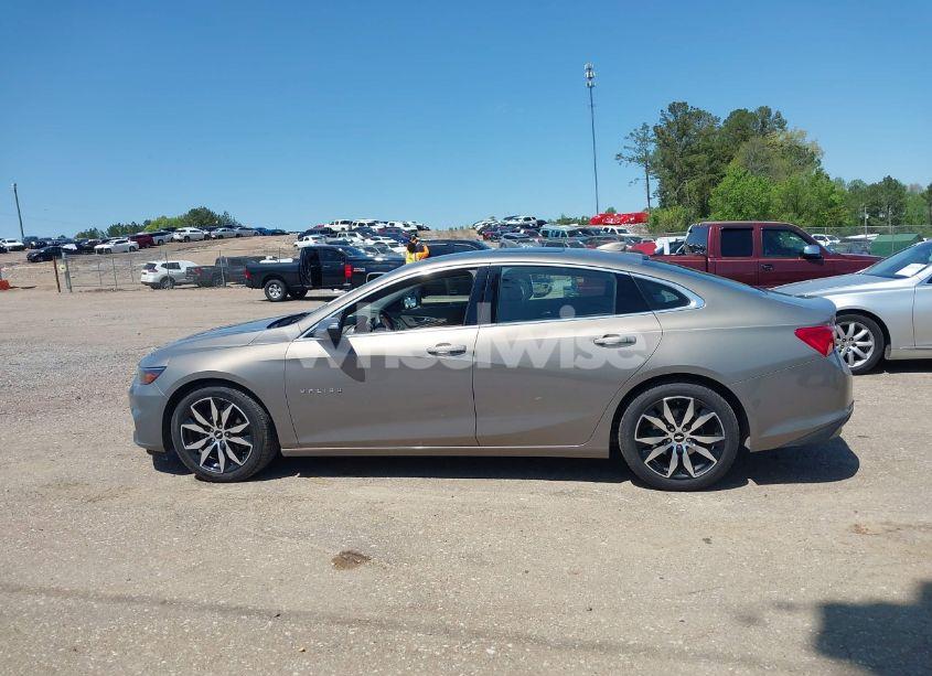 Photo 14 of 2017 Chevrolet Malibu 1LT (VIN 1G1ZE5ST1HF196271)
