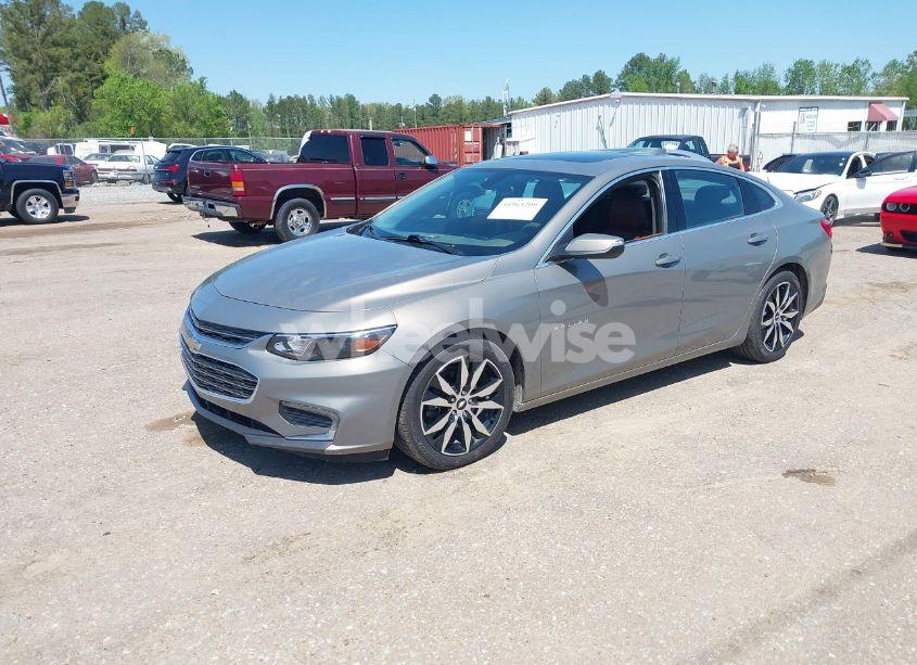Photo 2 of 2017 Chevrolet Malibu 1LT (VIN 1G1ZE5ST1HF196271)