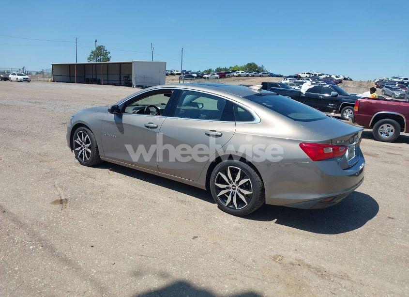 Photo 3 of 2017 Chevrolet Malibu 1LT (VIN 1G1ZE5ST1HF196271)