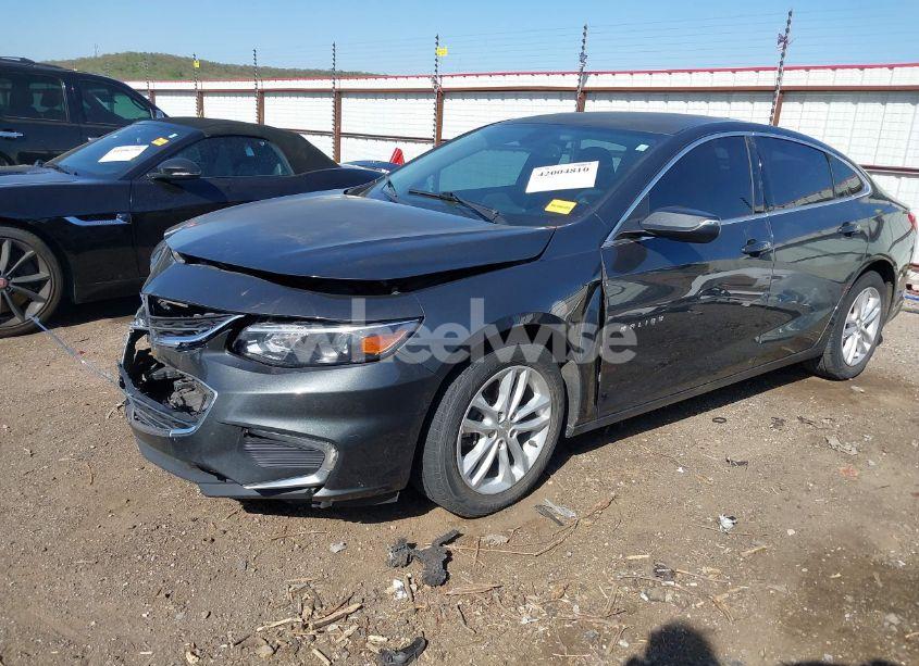 Photo 2 of 2017 Chevrolet Malibu 1LT (VIN 1G1ZE5ST1HF198120)