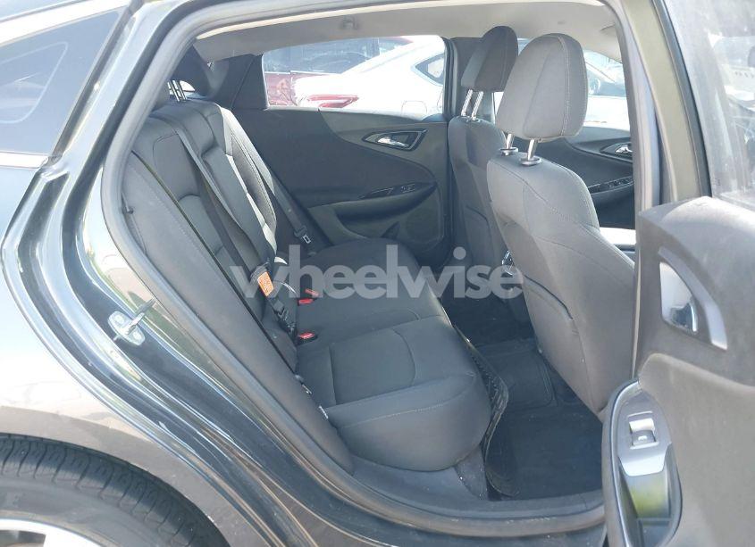 Photo 8 of 2017 Chevrolet Malibu 1LT (VIN 1G1ZE5ST1HF198120)