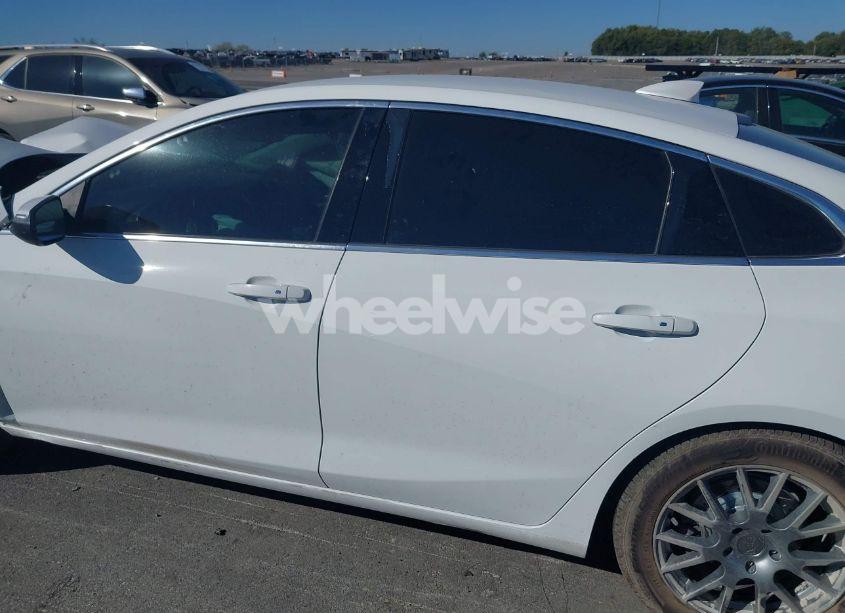 Photo 14 of 2017 Chevrolet Malibu 1LT (VIN 1G1ZE5ST1HF211450)