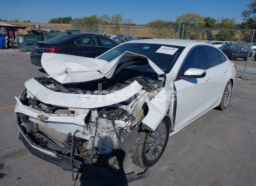 Photo 2 of 2017 Chevrolet Malibu 1LT (VIN 1G1ZE5ST1HF211450)