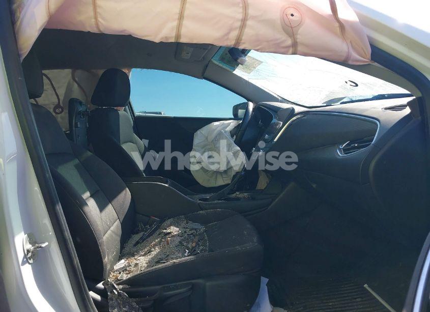 Photo 5 of 2017 Chevrolet Malibu 1LT (VIN 1G1ZE5ST1HF211450)