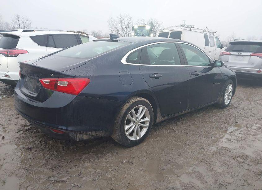 Photo 4 of 2017 Chevrolet Malibu 1LT (VIN 1G1ZE5ST1HF221301)