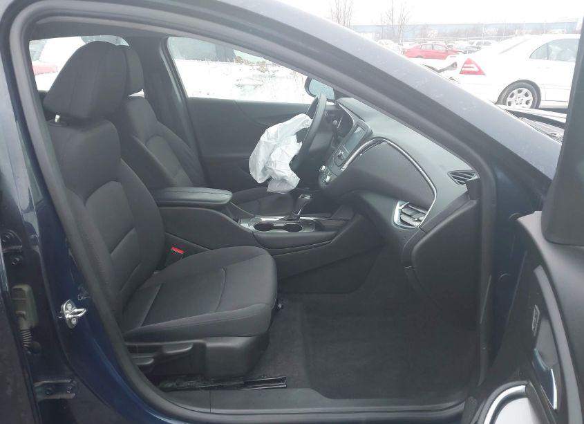 Photo 5 of 2017 Chevrolet Malibu 1LT (VIN 1G1ZE5ST1HF221301)