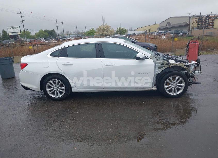 Photo 13 of 2017 Chevrolet Malibu 1LT (VIN 1G1ZE5ST1HF226899)