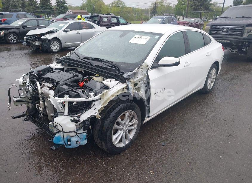 Photo 2 of 2017 Chevrolet Malibu 1LT (VIN 1G1ZE5ST1HF226899)