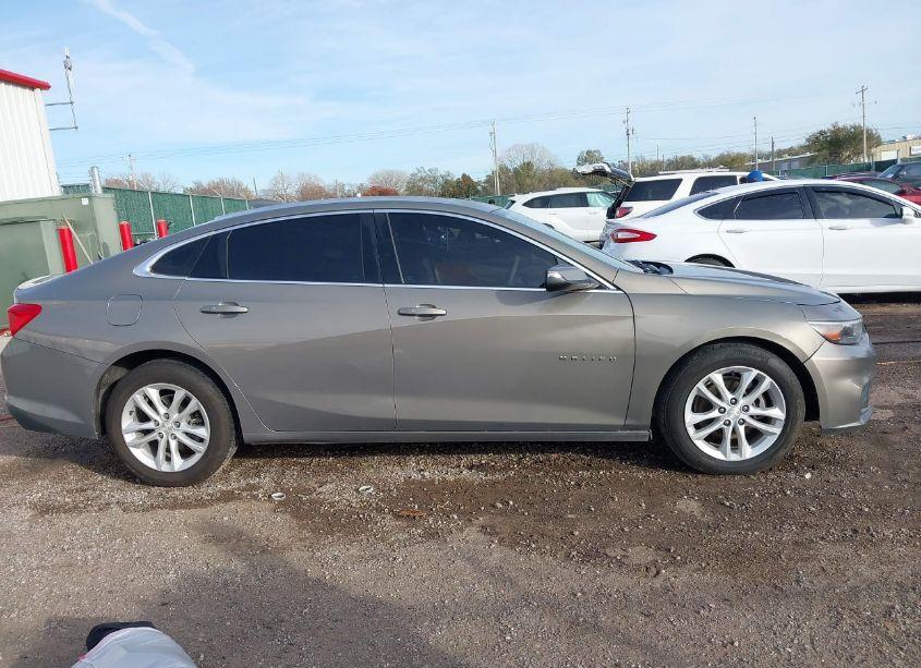 Photo 13 of 2017 Chevrolet Malibu 1LT (VIN 1G1ZE5ST1HF227857)