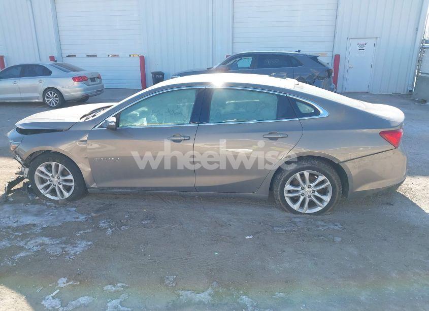 Photo 14 of 2017 Chevrolet Malibu 1LT (VIN 1G1ZE5ST1HF228054)