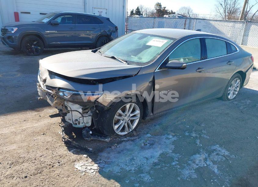 Photo 2 of 2017 Chevrolet Malibu 1LT (VIN 1G1ZE5ST1HF228054)