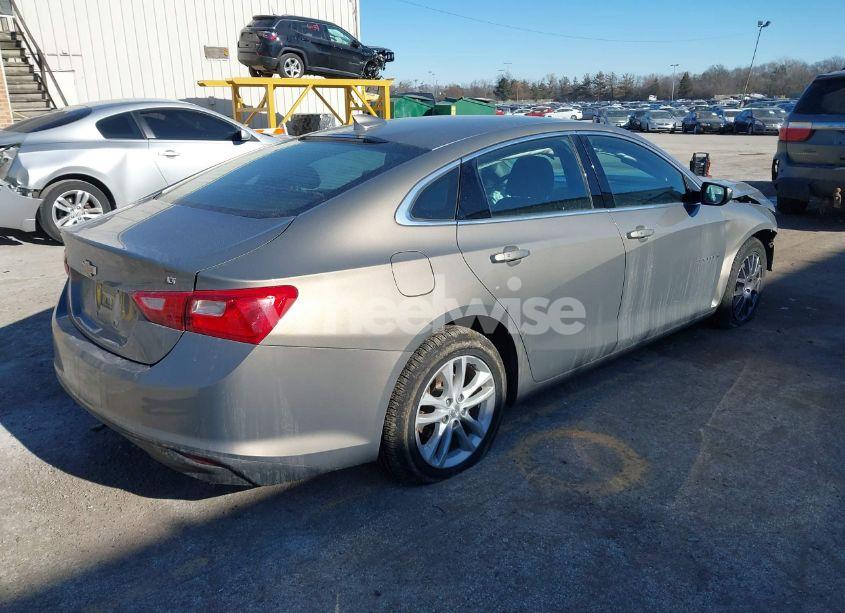 Photo 4 of 2017 Chevrolet Malibu 1LT (VIN 1G1ZE5ST1HF228054)