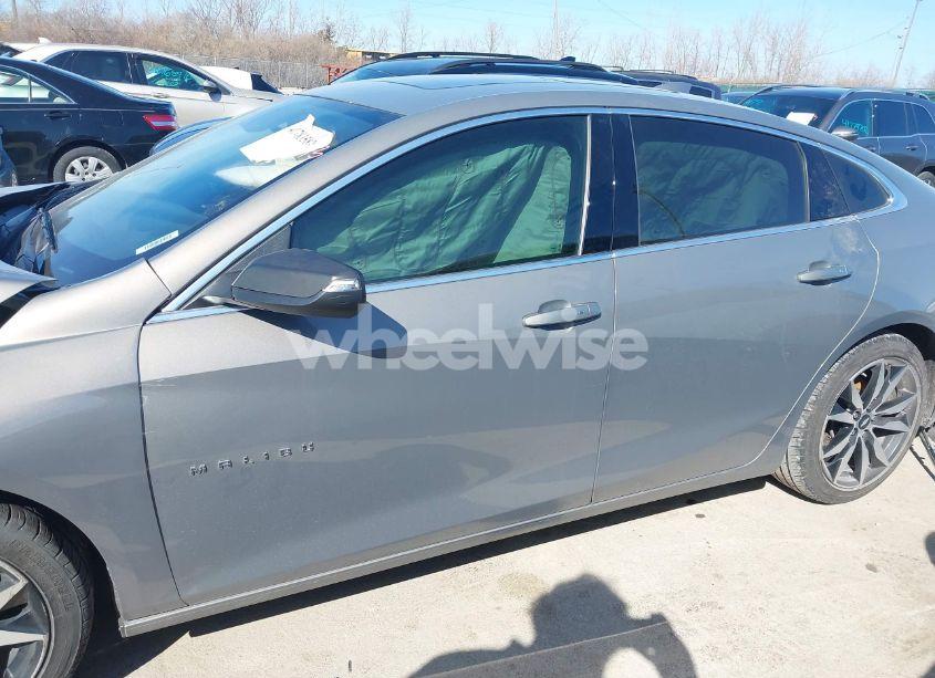 Photo 15 of 2017 Chevrolet Malibu 1LT (VIN 1G1ZE5ST1HF233898)