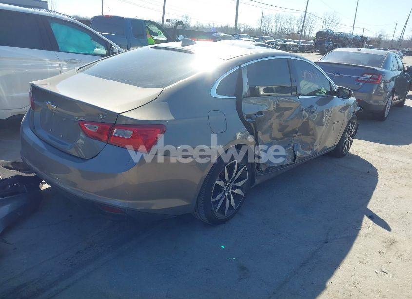 Photo 4 of 2017 Chevrolet Malibu 1LT (VIN 1G1ZE5ST1HF233898)