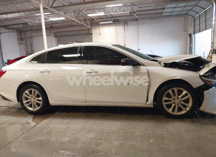 Photo 13 of 2017 Chevrolet Malibu 1LT (VIN 1G1ZE5ST1HF233996)