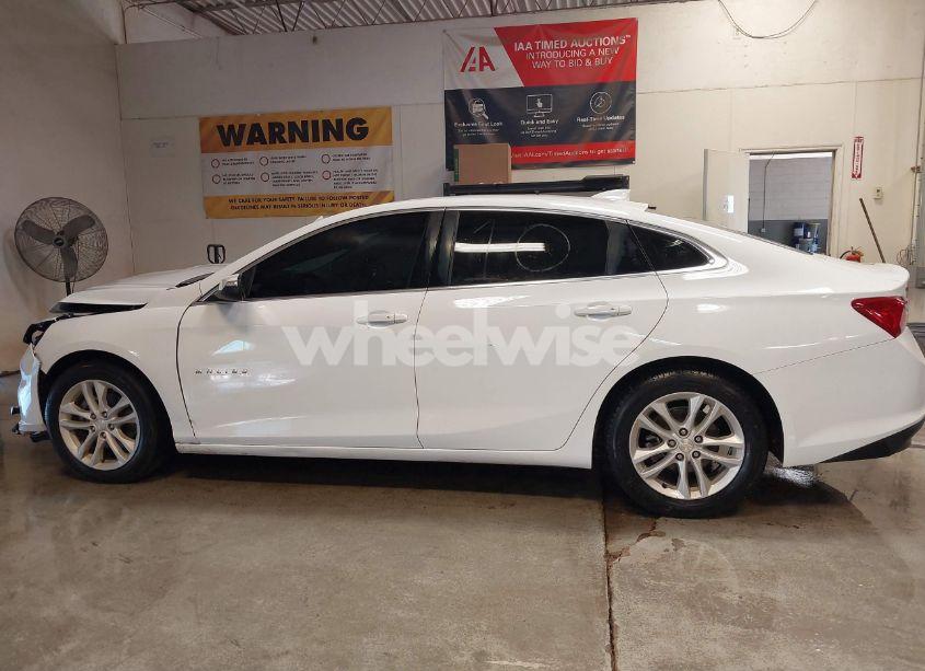 Photo 14 of 2017 Chevrolet Malibu 1LT (VIN 1G1ZE5ST1HF233996)