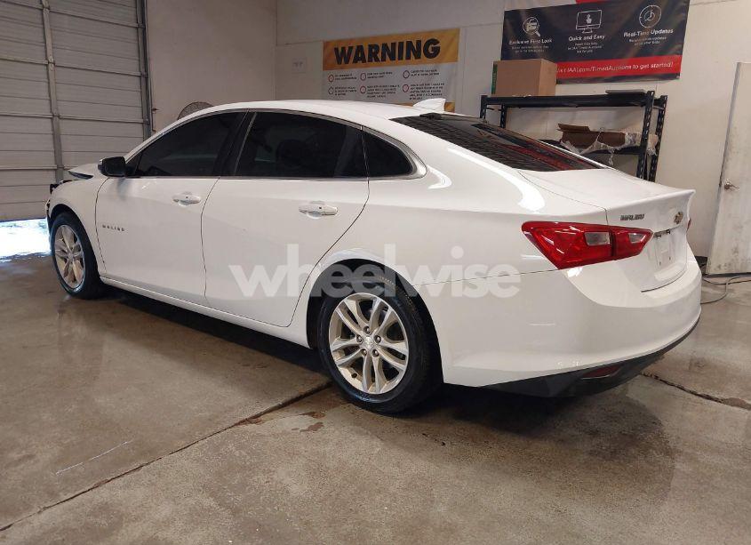 Photo 3 of 2017 Chevrolet Malibu 1LT (VIN 1G1ZE5ST1HF233996)