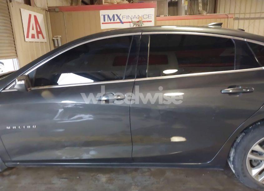 Photo 14 of 2017 Chevrolet Malibu 1LT (VIN 1G1ZE5ST1HF239474)