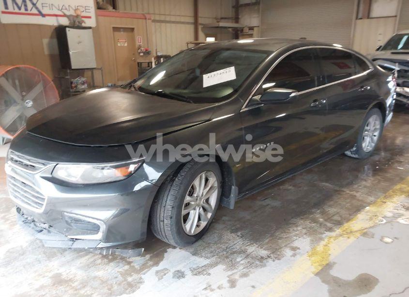 Photo 2 of 2017 Chevrolet Malibu 1LT (VIN 1G1ZE5ST1HF239474)