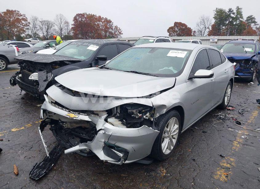 Photo 2 of 2017 Chevrolet Malibu 1LT (VIN 1G1ZE5ST1HF246831)